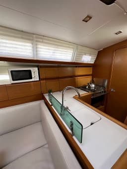 Sun Odyssey 389 in Drage / Marina Drage thumbnail 11