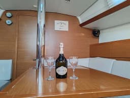 Sun Odyssey 389 in Drage / Marina Drage thumbnail 9