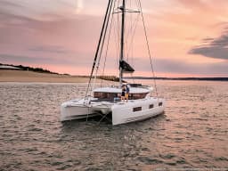 Lagoon 46 in Mallorca / Can Pastilla / Club Maritimo San Antonio De La Playa thumbnail 16