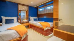 Motoryacht in Split / Port of Split / West Harbour thumbnail 34