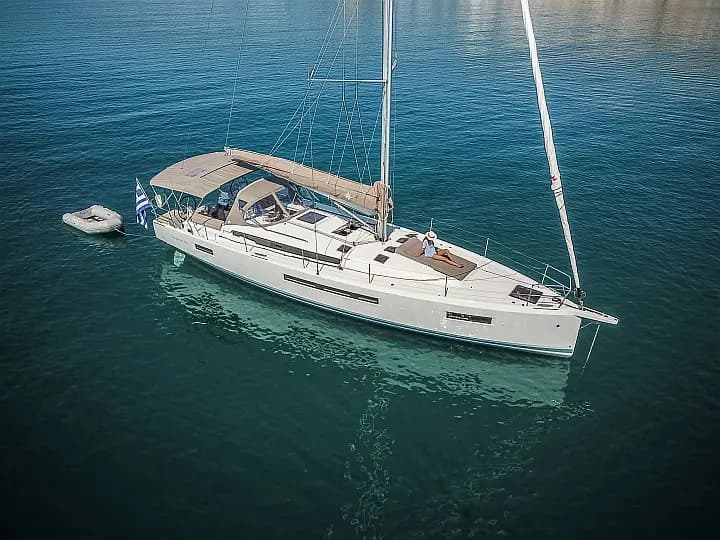 Sun Odyssey 490 in Lavrion Main Port - Photo 5