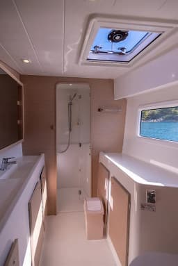 Lagoon 42 in Kaštel Gomilica / Marina Kaštela thumbnail 15