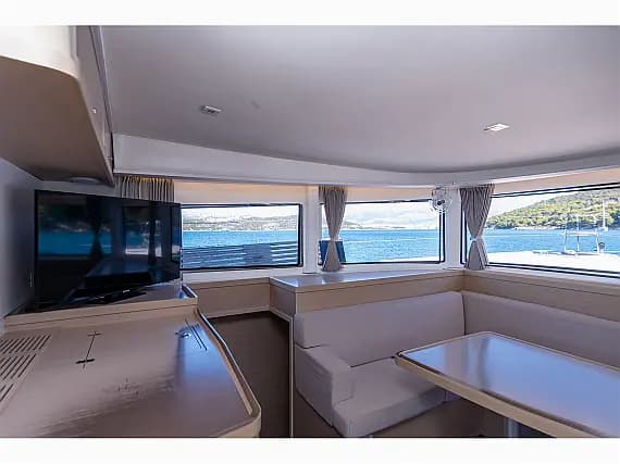 Lagoon 42 in Kaštel Gomilica / Marina Kaštela - Photo 3