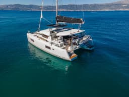 Lagoon 42 in Kaštel Gomilica / Marina Kaštela thumbnail 30