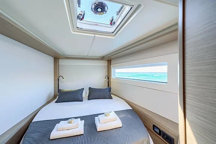 Lagoon 46 in Kaštel Gomilica / Marina Kaštela - Photo 5