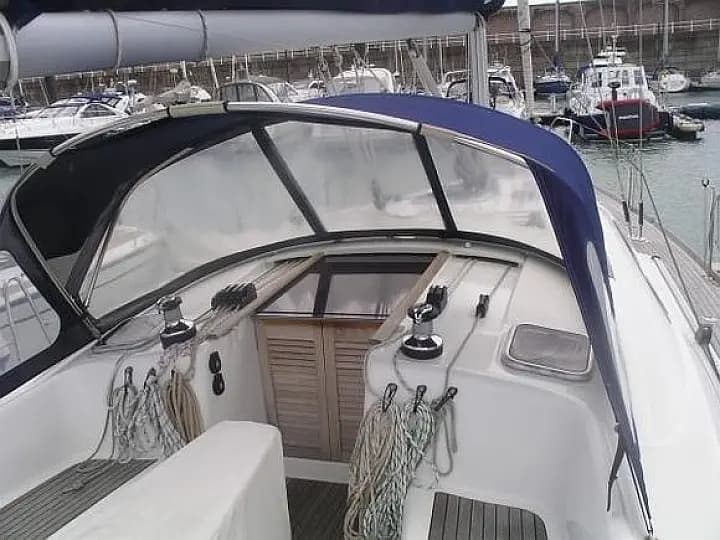 Oceanis 40 in Volos / Port of Volos - Photo 4
