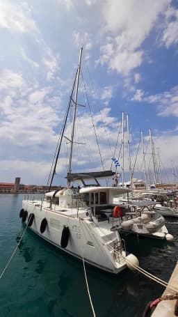 Lagoon 400 S2 in Rhodes New Marina thumbnail 11