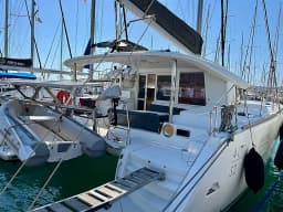 Lagoon 400 S2 in Rhodes New Marina thumbnail 6