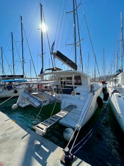 Lagoon 400 S2 in Rhodes New Marina thumbnail 8