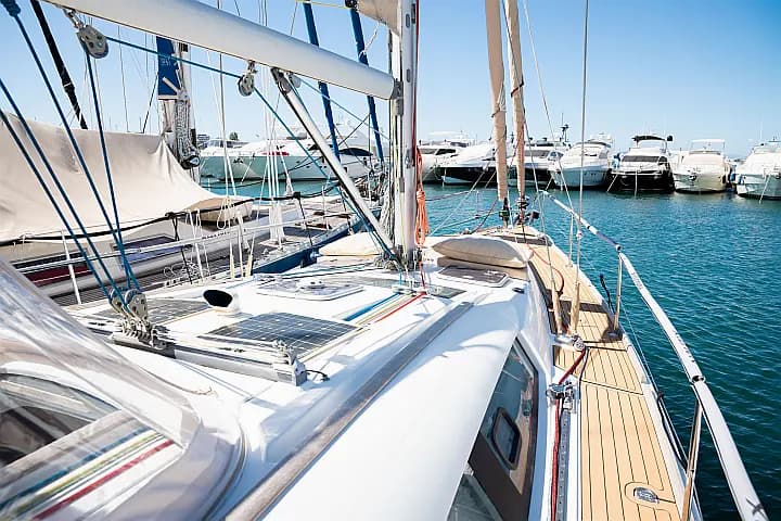 Oceanis 46 in Athens / Alimos Marina - Photo 4