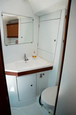 Oceanis 46 in Athens / Alimos Marina thumbnail 6