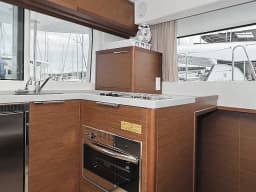 Lagoon 40 in Sukošan / D-Marin Dalmacija Marina thumbnail 43