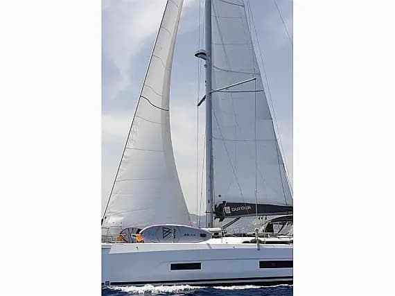 Dufour 470 in Sicily / Palermo / La Cala (Porto Palermo) - Photo 1