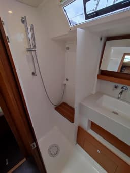Dufour 470 in Sicily / Palermo / La Cala (Porto Palermo) thumbnail 17