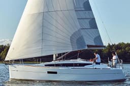 Sun Odyssey 319 in Volos / Port of Volos thumbnail 5