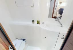 Lagoon 380 in Lefkada / Marina Perigiali thumbnail 5