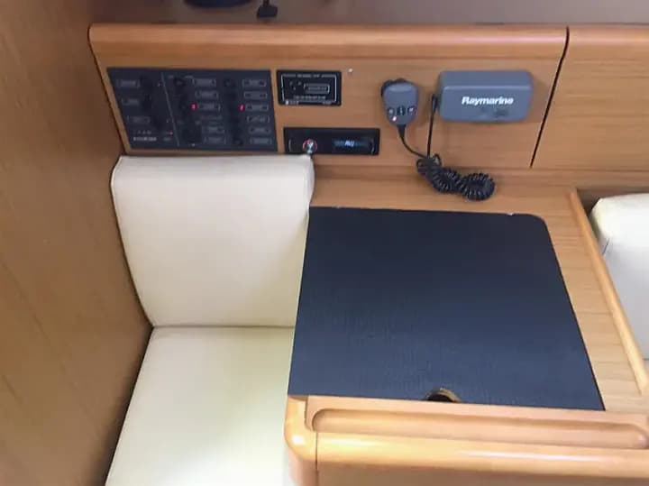 Sun Odyssey 33i in Corfu / Gouvia / D-Marin Marina Gouvia - Photo 4
