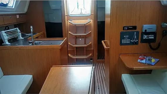 Bavaria Cruiser 37 in Athens / Alimos Marina - Photo 2