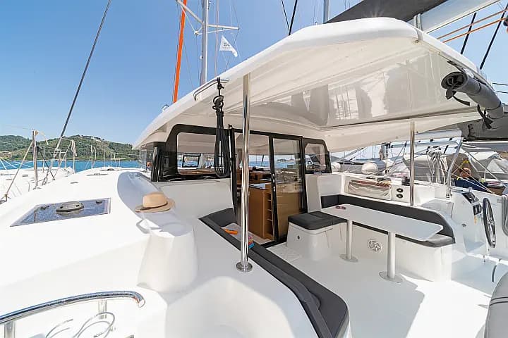 Excess 11 in Rhodes New Marina - Photo 3