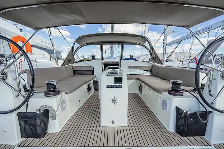 Sun Odyssey 490 in Lefkada / Nydri / Hotel Armonia - Photo 3