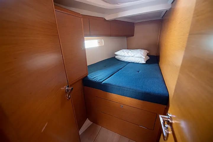 Sun Odyssey 519 in Salerno - Photo 5