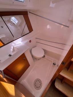 Dufour 310 Grand Large in Sicily / Palermo / La Cala (Porto Palermo) thumbnail 11