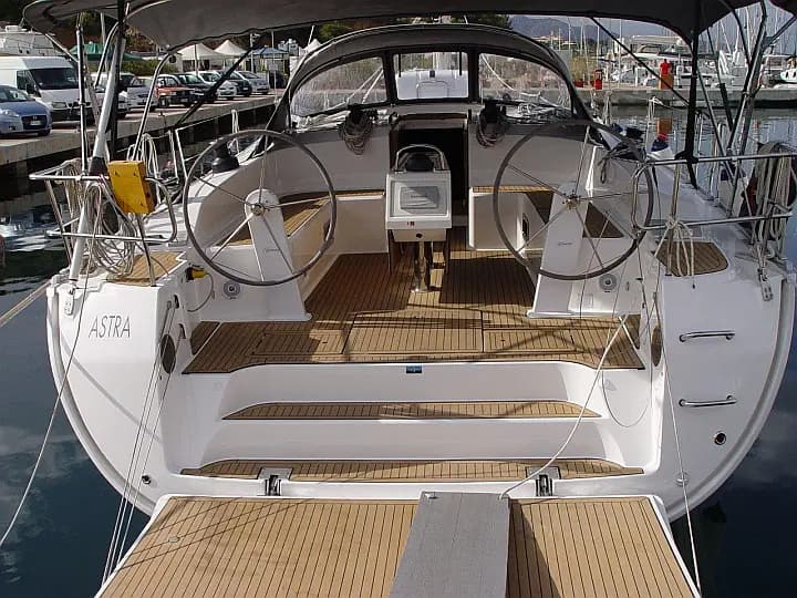 Bavaria Cruiser 51 in Sardinia / Portisco / Marina di Portisco - Photo 5