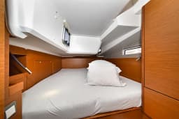 Sun Odyssey 490 in Sukošan / D-Marin Dalmacija Marina thumbnail 26