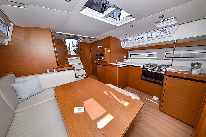 Sun Odyssey 490 in Sukošan / D-Marin Dalmacija Marina - Photo 5
