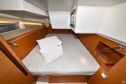 Sun Odyssey 490 in Sukošan / D-Marin Dalmacija Marina thumbnail 33