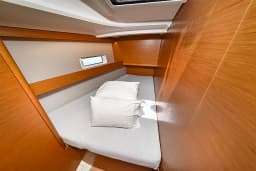 Sun Odyssey 490 in Sukošan / D-Marin Dalmacija Marina thumbnail 41