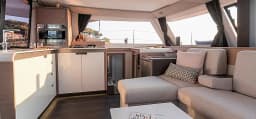 Isla 40 in Paros port thumbnail 5