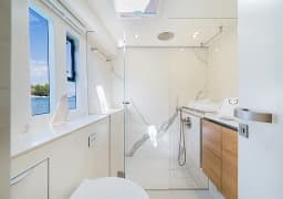 Sunreef 60 in Kaštel Gomilica / Marina Kaštela thumbnail 8