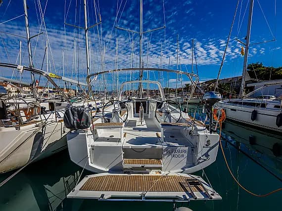 Oceanis 38.1 in Trogir / ACI Marina Trogir - Photo 1