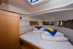 Oceanis 38.1 in Trogir / ACI Marina Trogir thumbnail 8