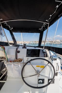 Lagoon 40 in Sardinia / Olbia / Marina di Olbia thumbnail 6
