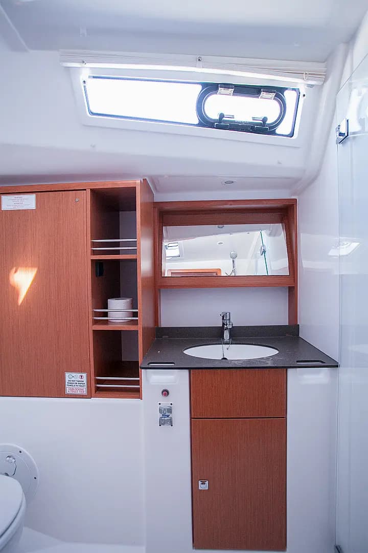 Bavaria Cruiser 51 in Dubrovnik / ACI Marina Dubrovnik - Photo 4