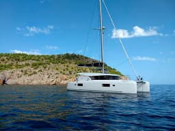 Lagoon 42 in Ibiza / Sant Antoni de Portmany Port thumbnail 9