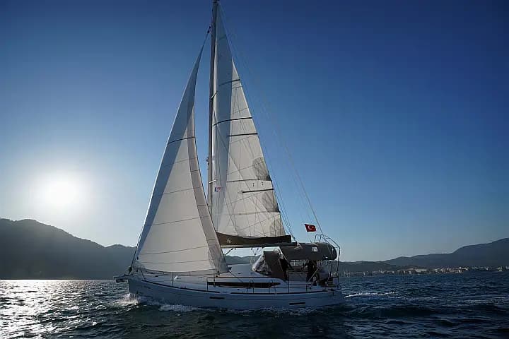 Sun Odyssey 389 in Marmaris / Albatros Marina - Photo 4