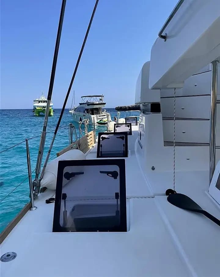 Lagoon 52F in Ibiza / Sant Antoni de Portmany Port - Photo 4