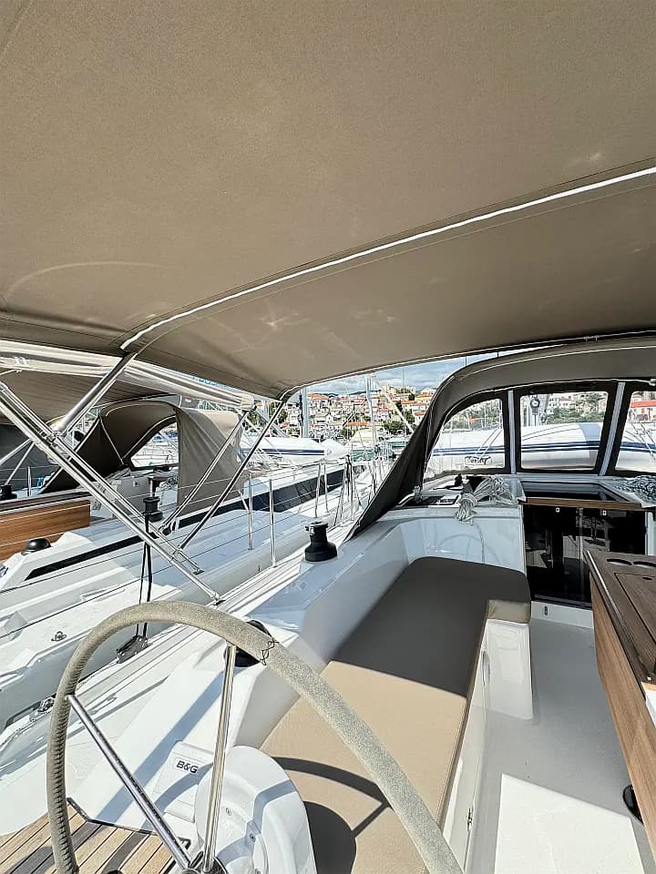 Bavaria C38 in Novi Vinodolski / Marina Novi - Photo 3