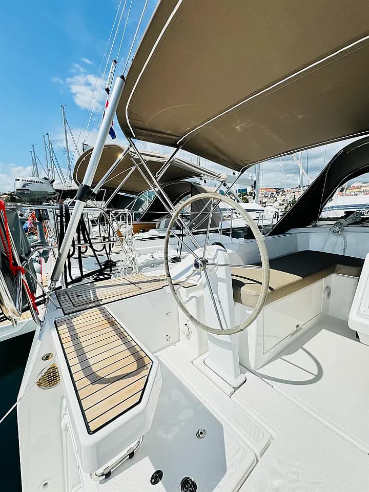 Bavaria C38 in Novi Vinodolski / Marina Novi - Photo 4