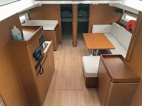Sun Odyssey 490 in Volos / Port of Volos - Photo 3