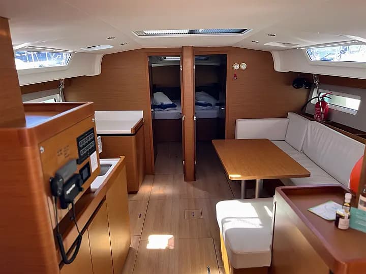 Sun Odyssey 490 in Volos / Port of Volos - Photo 4