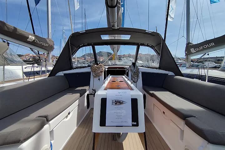 Dufour 430 in Sardinia / Portisco / Marina di Portisco - Photo 5