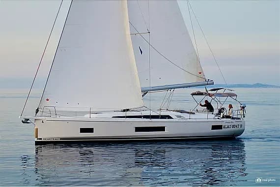 Oceanis 46.1 in Sicily / Furnari / Marina Portorosa - Photo 1