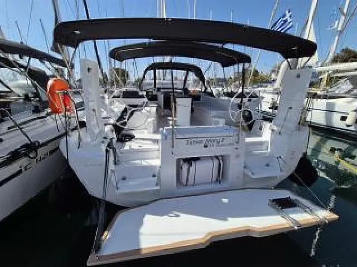 Dufour 44 in Athens / Alimos Marina - image 1