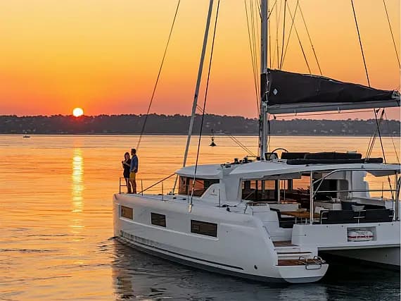 Lagoon 46 in Sicily / Capo d'Orlando Marina - image 1