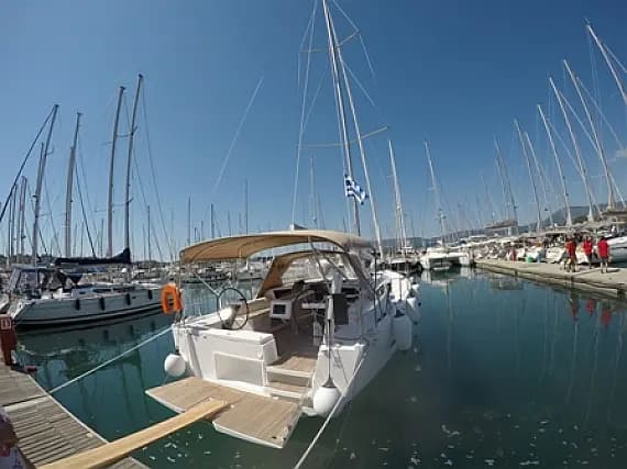 Dufour 390 Grand Large in Corfu / Gouvia / D-Marin Marina Gouvia - image 1