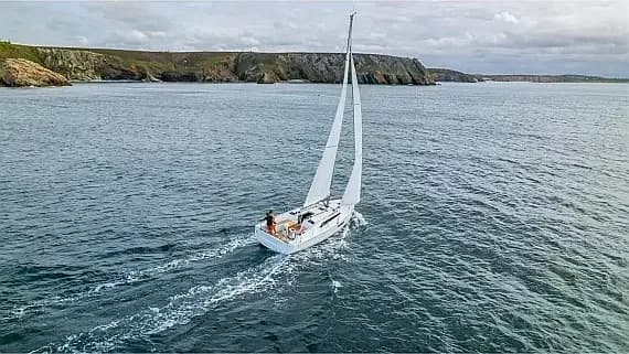 Oceanis 37.1 in Sicily / Capo d'Orlando Marina - Photo 1